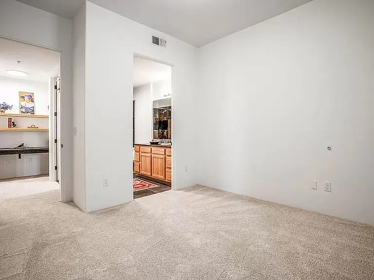 1405 Vegas Verdes #209 — Photo 8