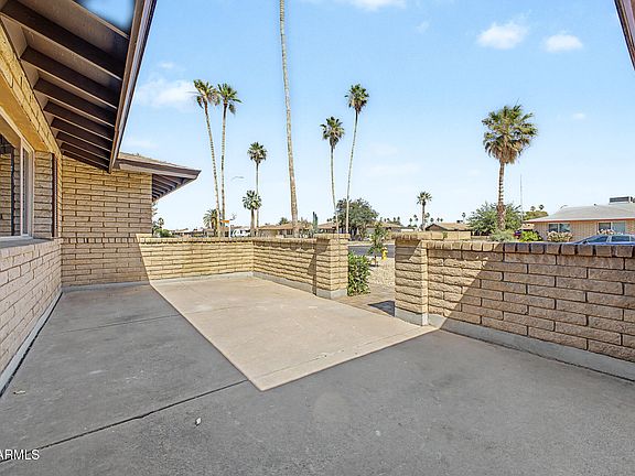 4th image of 4037 W HAYWARD Avenue