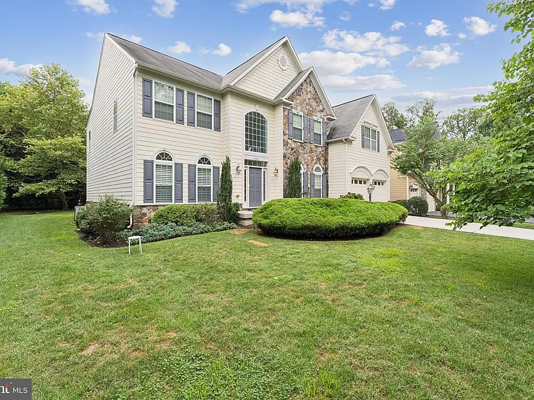 7351 Nicole Marie Ct — Photo 1
