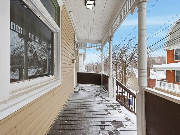 3rd image of 112 Dewitt St