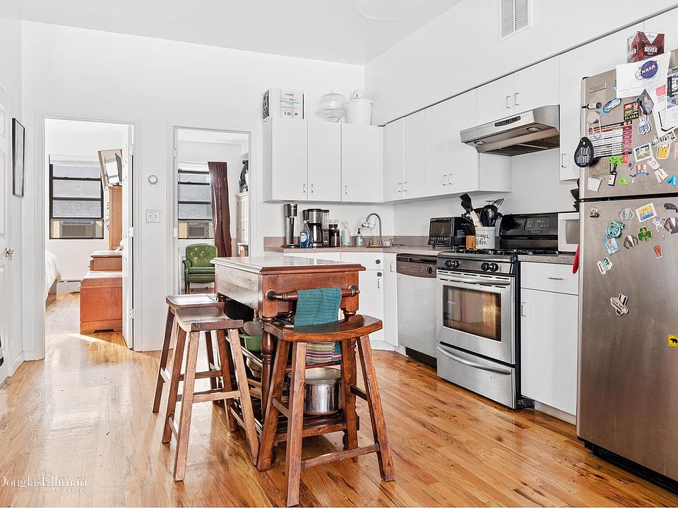 2nd image of 194 Smith St #2A