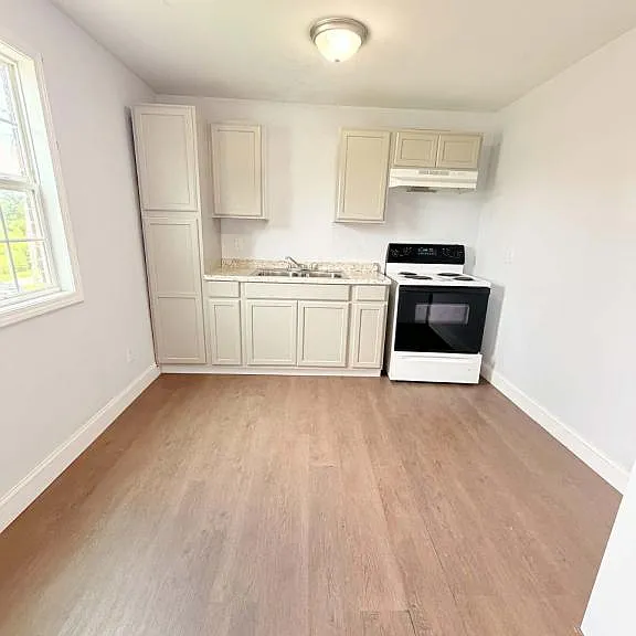 118 Salter Rd #4 — Photo 4