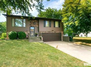 2226 N Pioneer St, Davenport, IA 52804