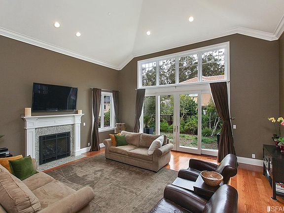 4th image of 423 Coronado Ave