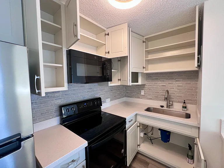 1914 University Ave #303 — Photo 8