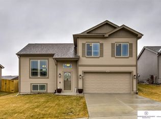 9162 Black Street, Omaha, NE 68122