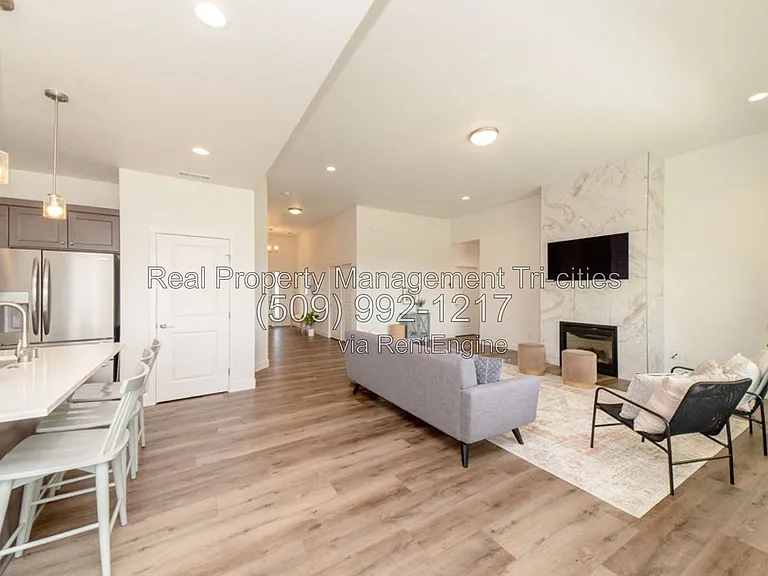 8004 Massey Dr — Photo 6
