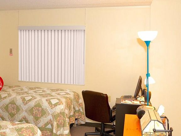 5th image of 500 Carskadon Ln