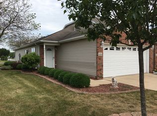 2213 Sandcastle Dr, Dyer, IN 46311