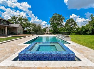 633 Crenshaw Rd, Pasadena, TX 77504