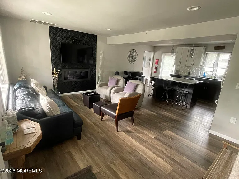 265 E Virginia Ave — Photo 5