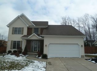 23 Topaz Dr, Cheektowaga, NY 14227