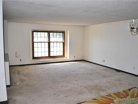 3rd image of 3 Ponderosa Cir