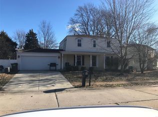 107 Oak Dr, Saint Peters, MO 63376