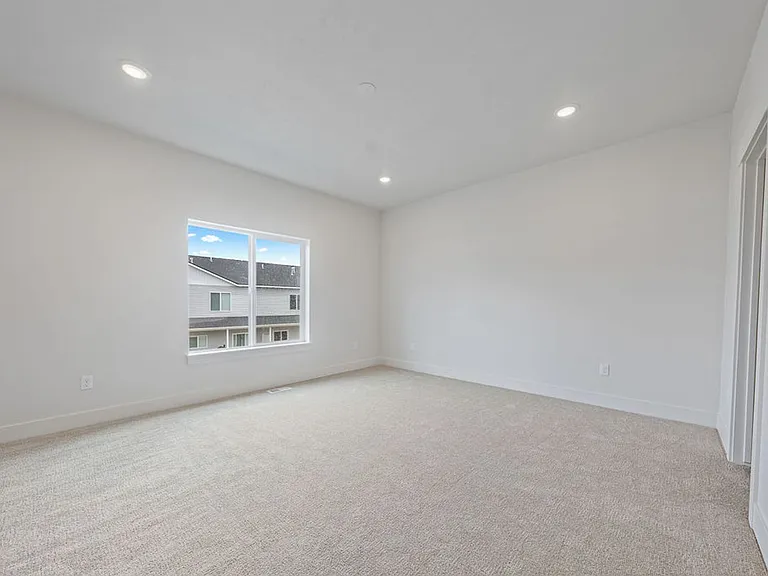 661 Brezza Dr — Photo 14