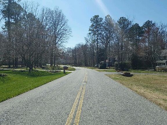 5th image of 319 W Prospect Bay Dr