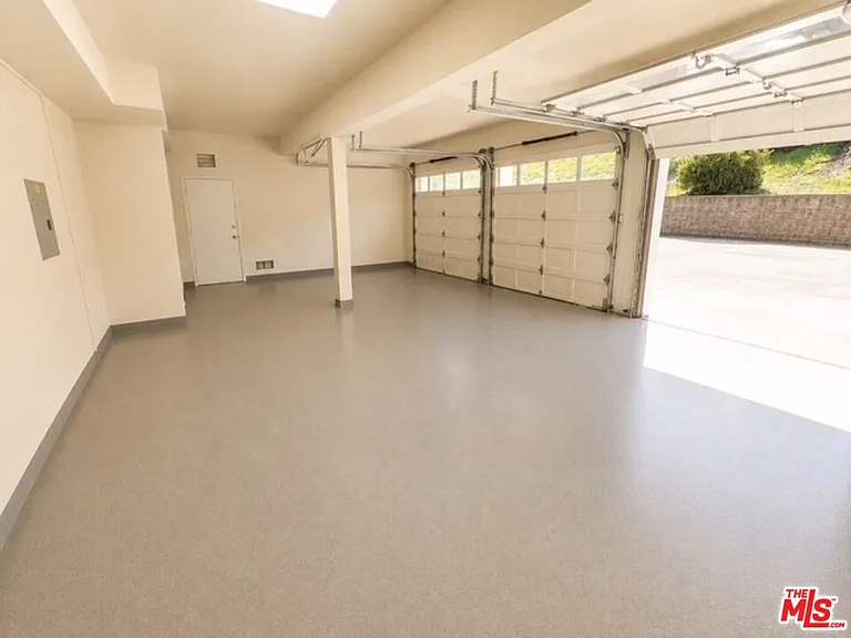 7371 Westcliff Dr — Photo 26