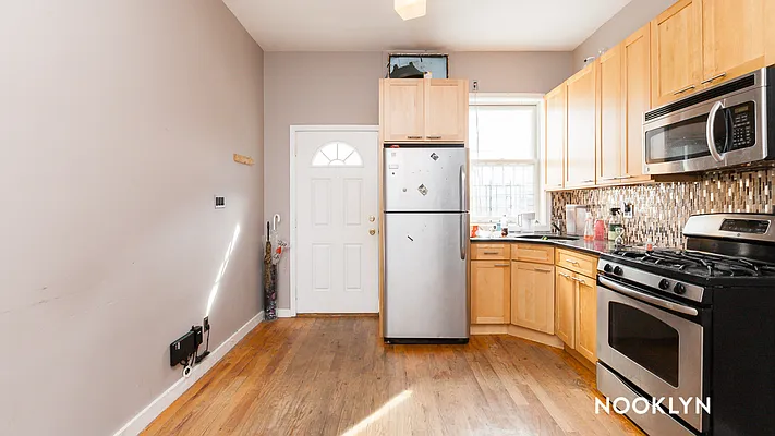 Rented by Nooklyn NYC LLC | media 12