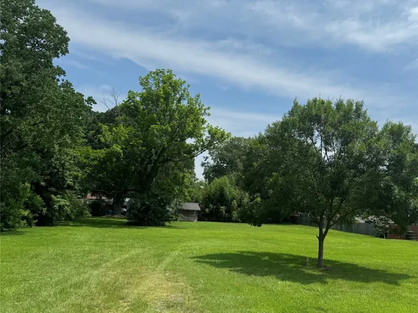 1860 Live Oak Dr, Shreveport, LA 71118