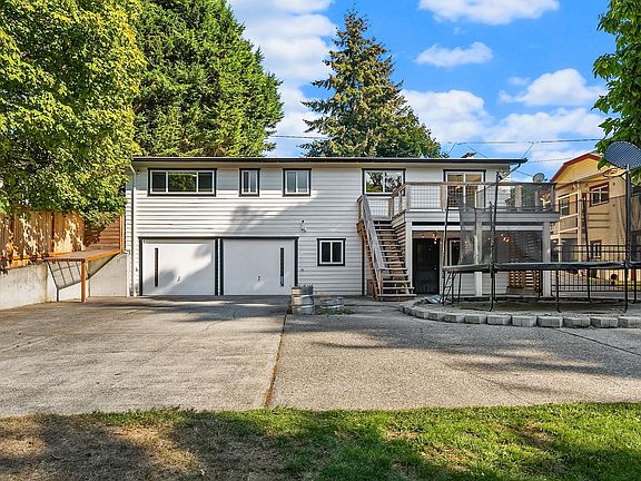 Back of the house-huge lot!