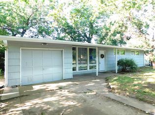 1406 SW Clontarf St, Topeka, KS 66611