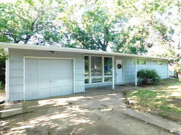 1406 SW Clontarf St, Topeka, KS 66611