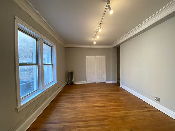 5th image of 1202 W Granville Ave APT 215