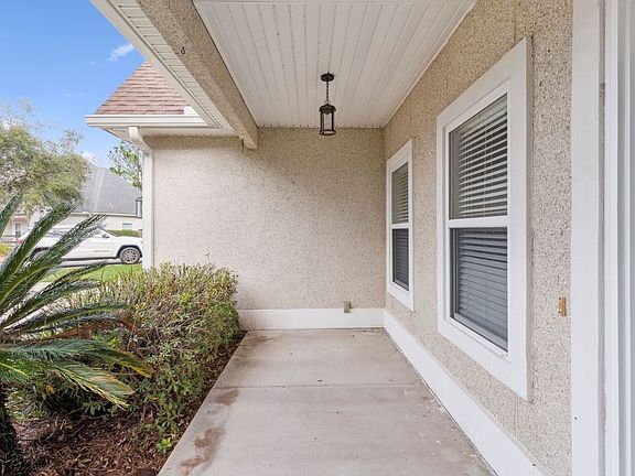 3rd image of 125 Simonton Way