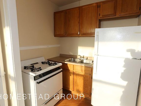 3rd image of 3125 N Hamlin Ave #3H