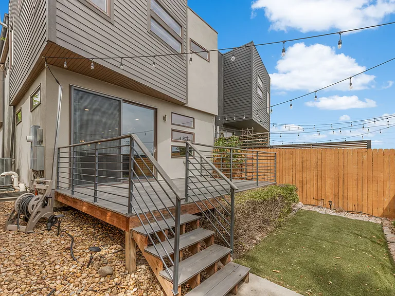 1040 Tennyson St — Photo 5