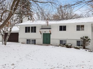 150 Upper Lea Ln, Long Lake, MN 55356