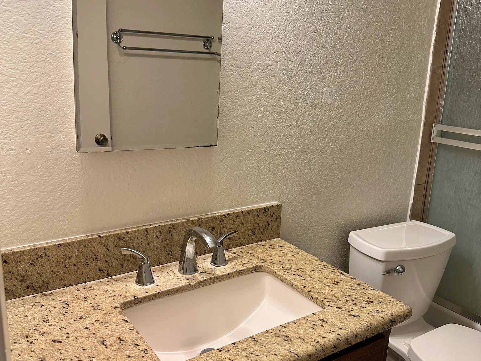 2 bed, 694 sqft, $2,350 — Photo 4