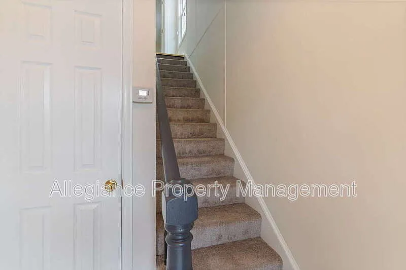 1 bed, 1.0 bath, 782 sqft, $2,400 — Photo 4