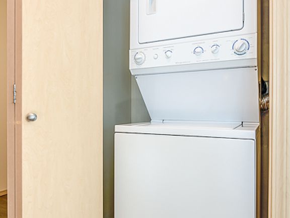 5th image of 1618 Bellevue Ave APT 602