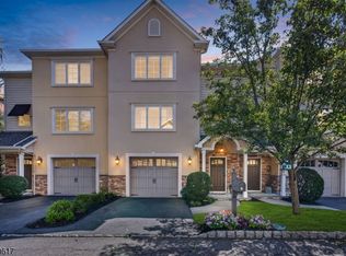7 Christina Ct, Fairfield, NJ 07004