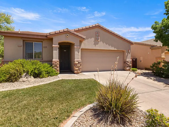 3184 E Fourteen Fairway Dr, Washington, UT 84780