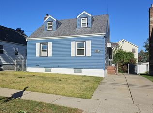 956 Hillside Blvd, New Hyde Park, NY 11040