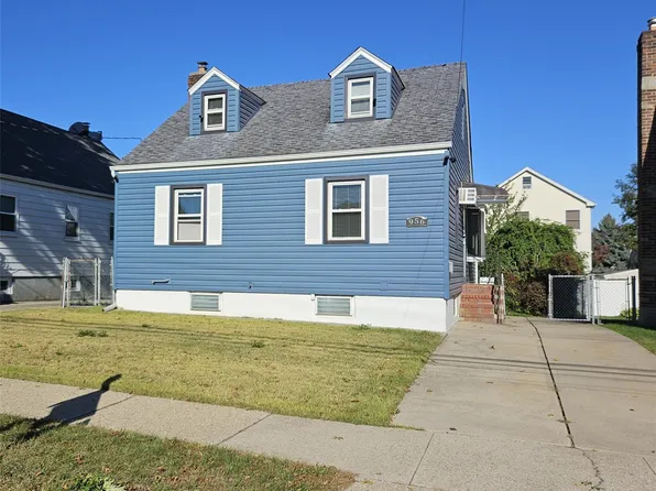 956 Hillside Boulevard, New Hyde Park, NY 11040