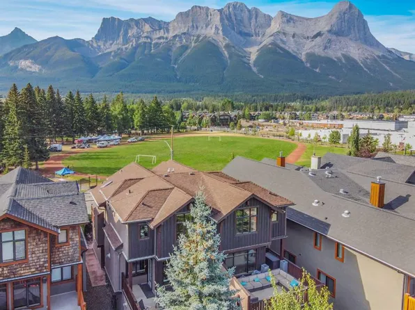 617 7th Ave, Canmore, AB T1W 2H5