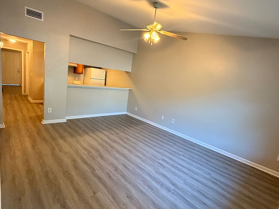 1st image of 2525 Hartsfield Rd APT 4