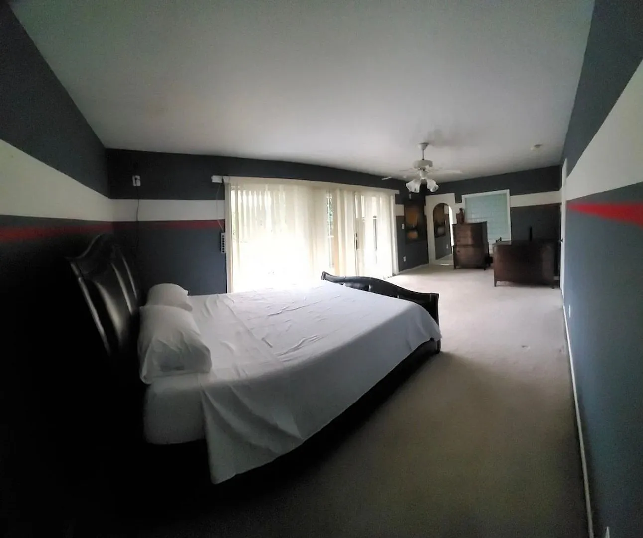 Spacious 4BR House in Bordentown — Photo 2