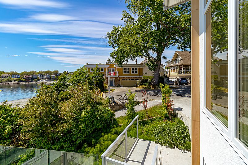 Oak Bay House for rent - 2 Bedrooms — photo 19
