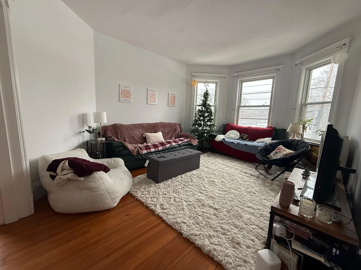 4 bed, 1100 sqft, $4,400 — Photo 2