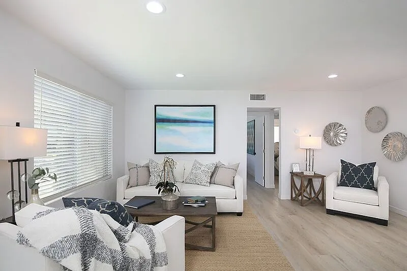 2 bed, 1.0 bath, $2,700 — Photo 4