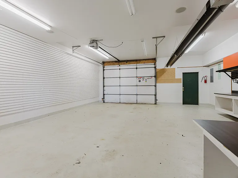 2147 Eagle Dr — Photo 15