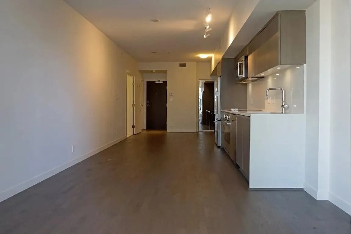 1 bed, 526 sqft, $2,100 — Photo 2