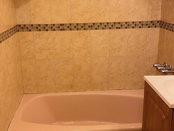 4th image of 3043 Matthews Ave #1