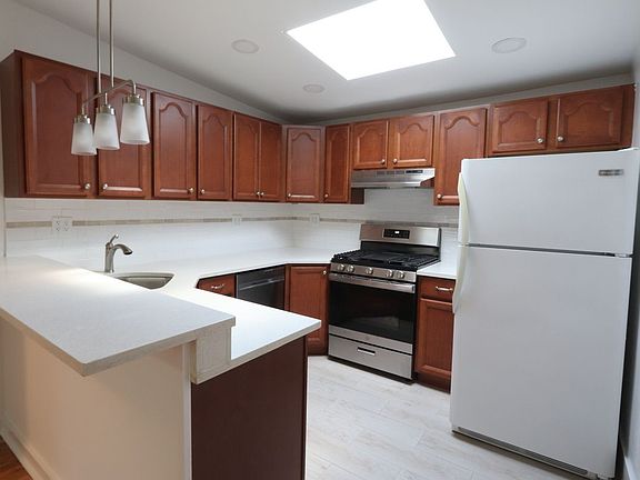2nd image of 322 Atlantic Ave #3F