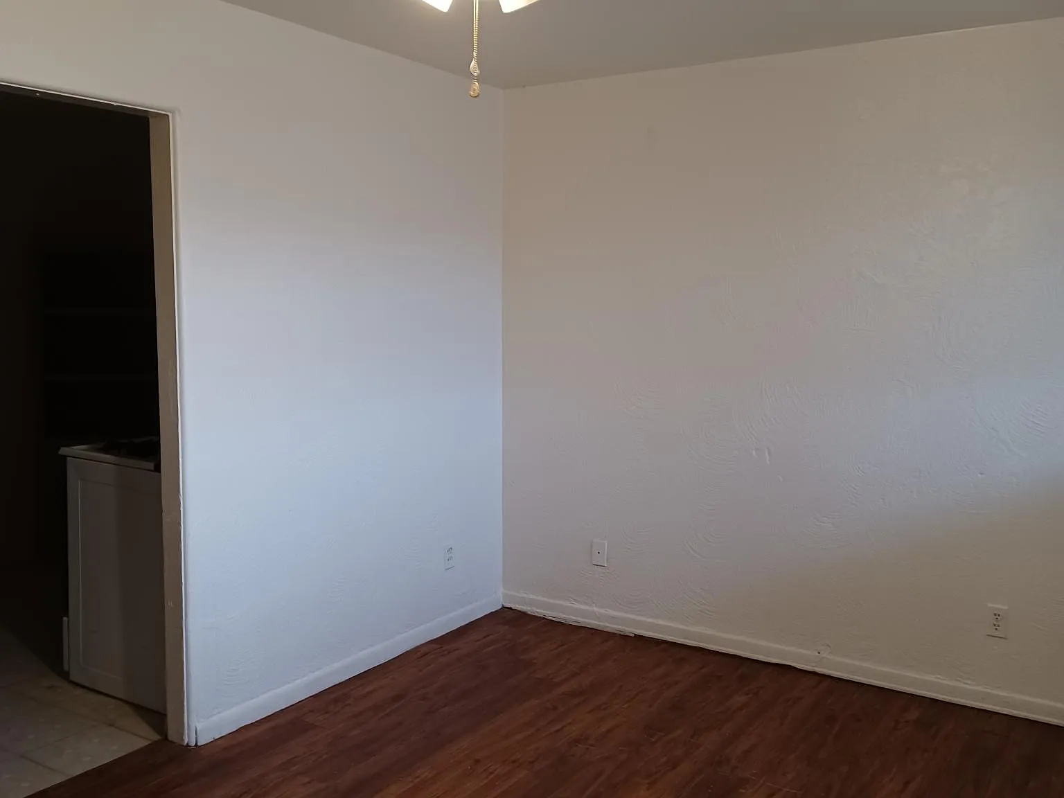 2 bed, 900 sqft, $675 — Photo 2