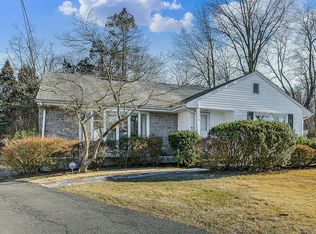 3 Poe St, Hartsdale, NY 10530